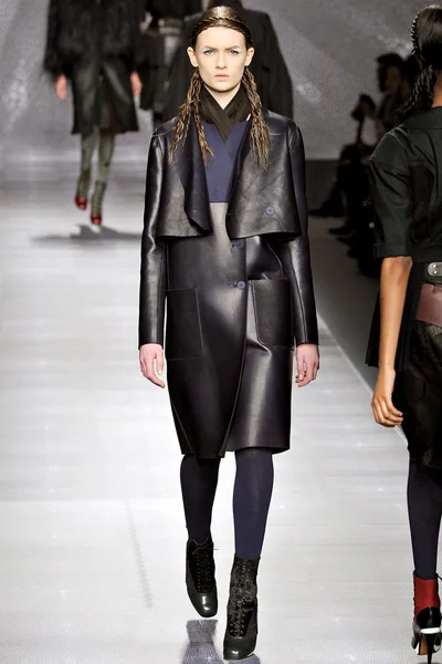 Look 29